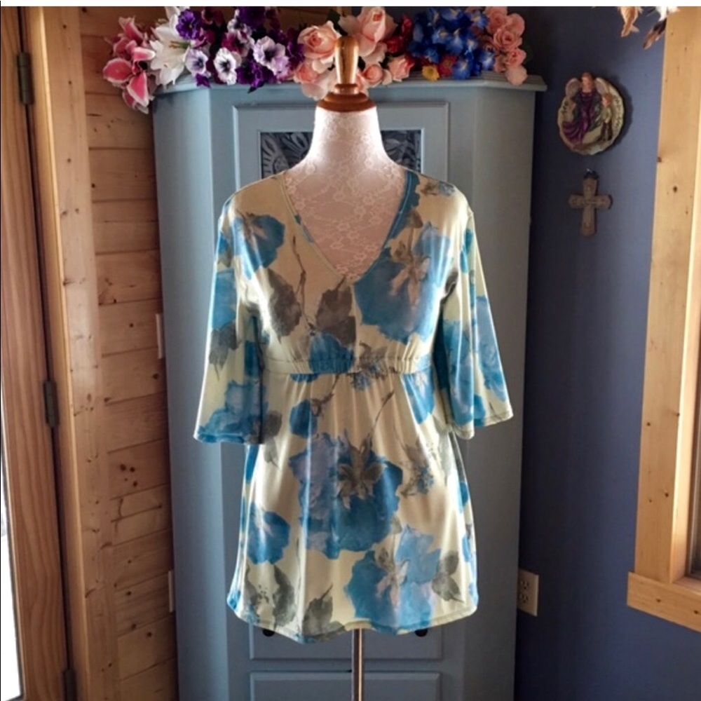 Beautiful Blouse Brand NEW!! - Picture 3 of 5